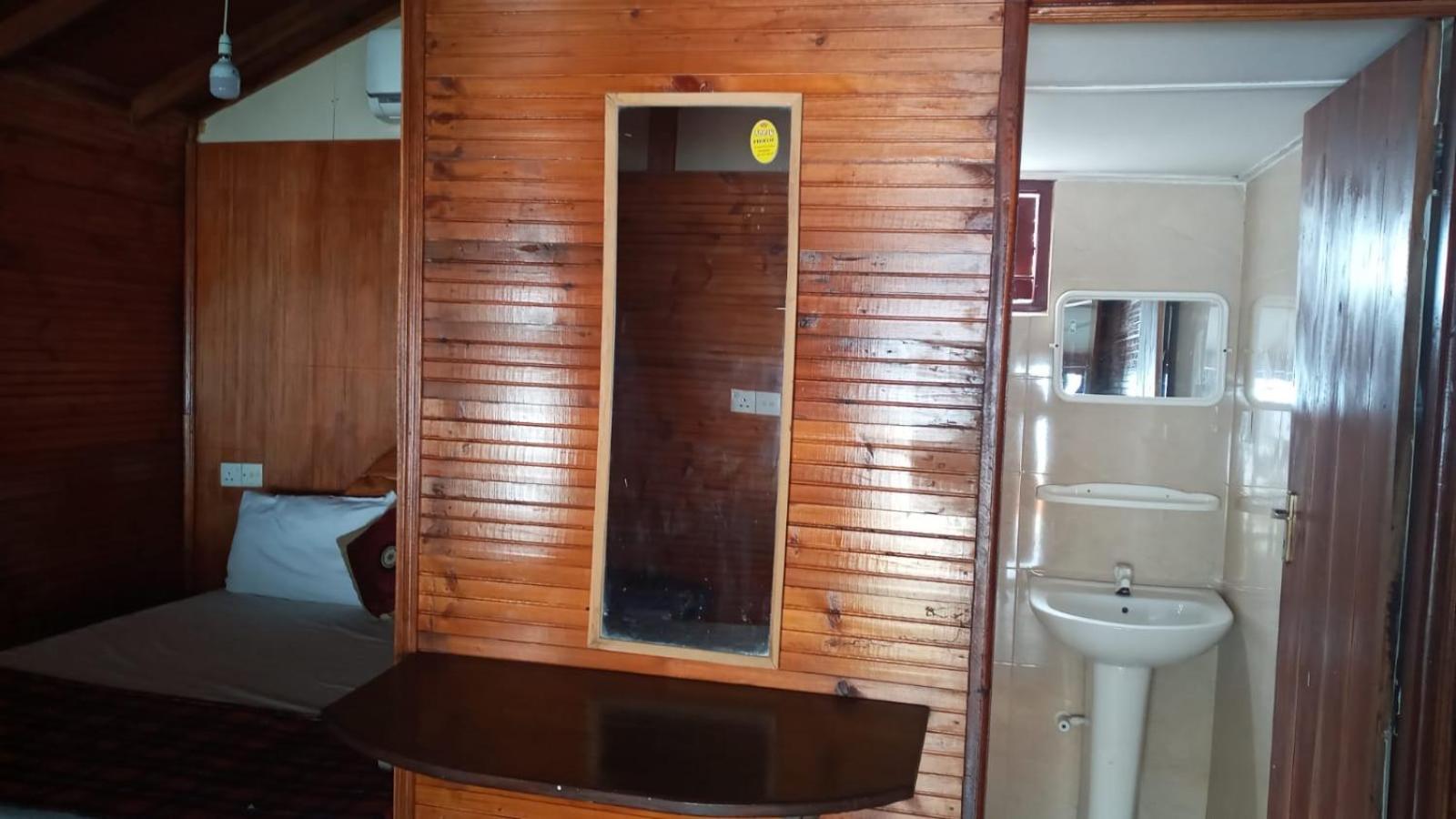 Alffa Guest Inn Trincomalee Ngoại thất bức ảnh